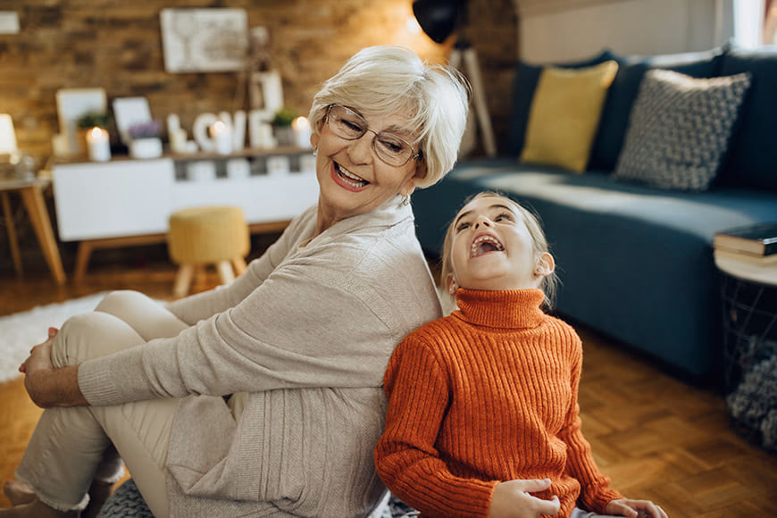 https://shotkit.com/wp-content/uploads/2026/03/Grandparent-Grandkid-Poses-2.jpg