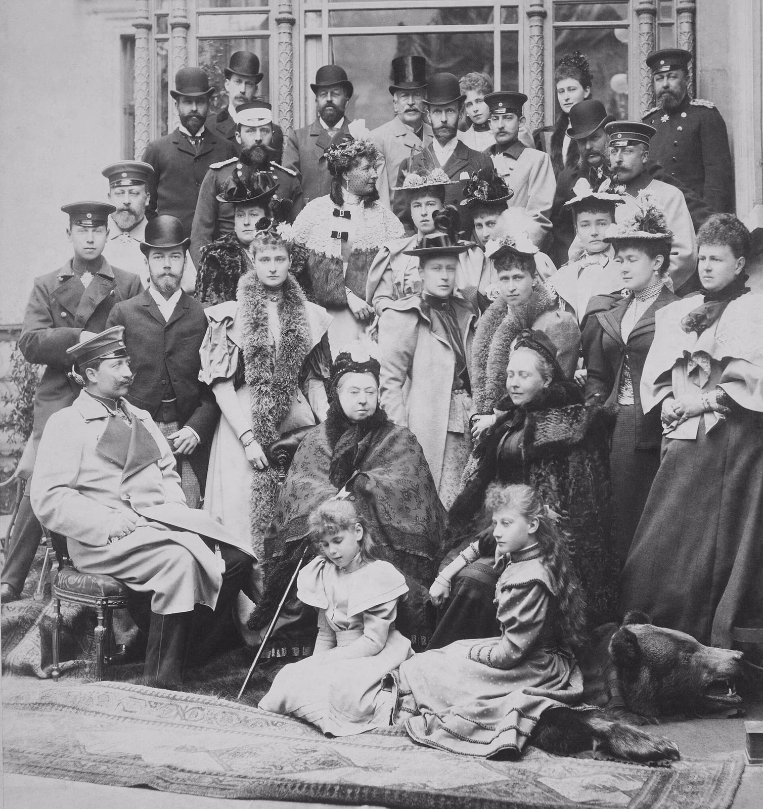 Queen Victoria surrounded by her family - Coburg, 1894 (1 of 2)