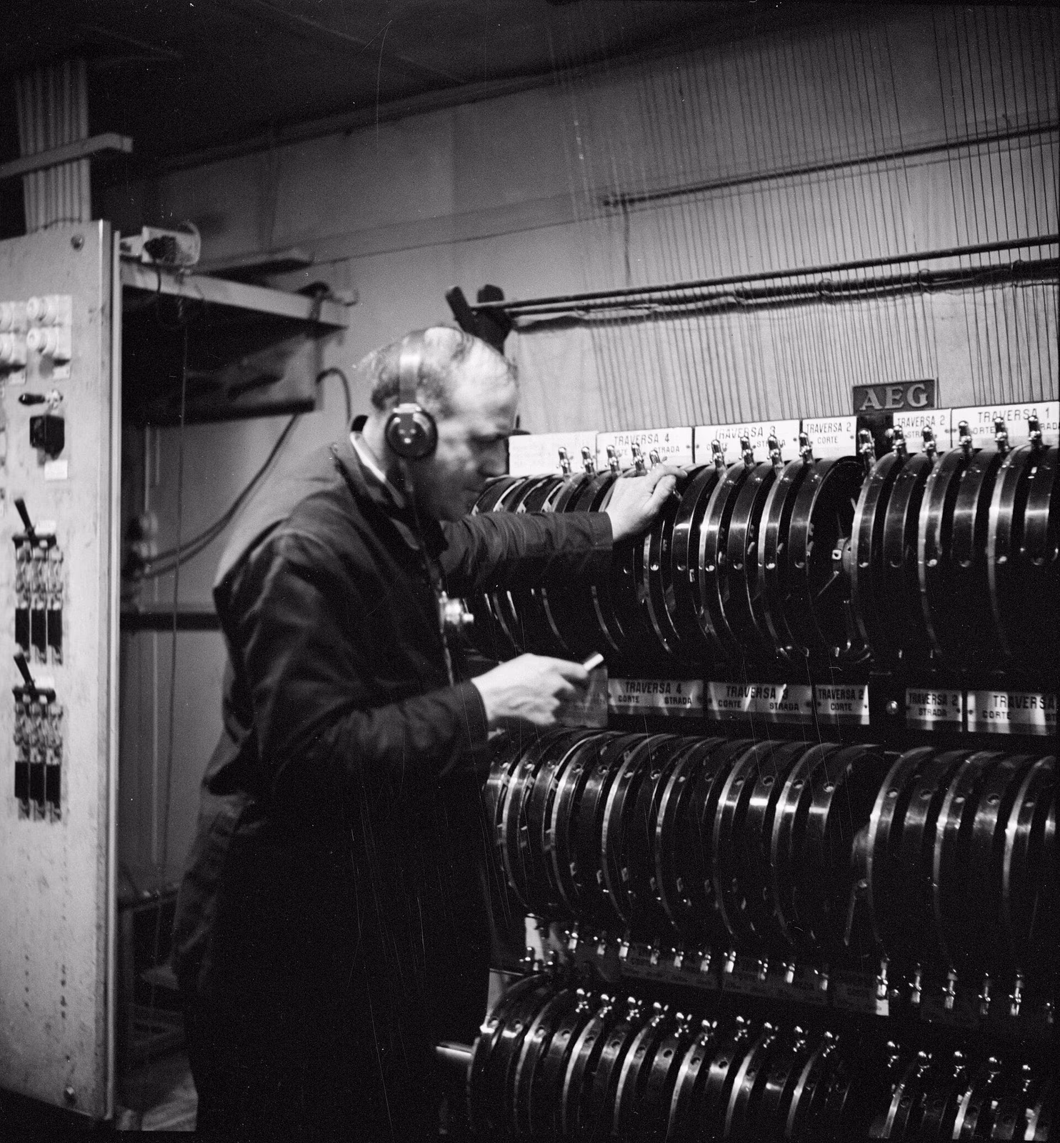 Achter de coulissen van de Scala in Milaan Bediening van het licht, Bestanddeelnr 254-5324